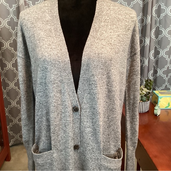 Gap - Picture 2 of 10